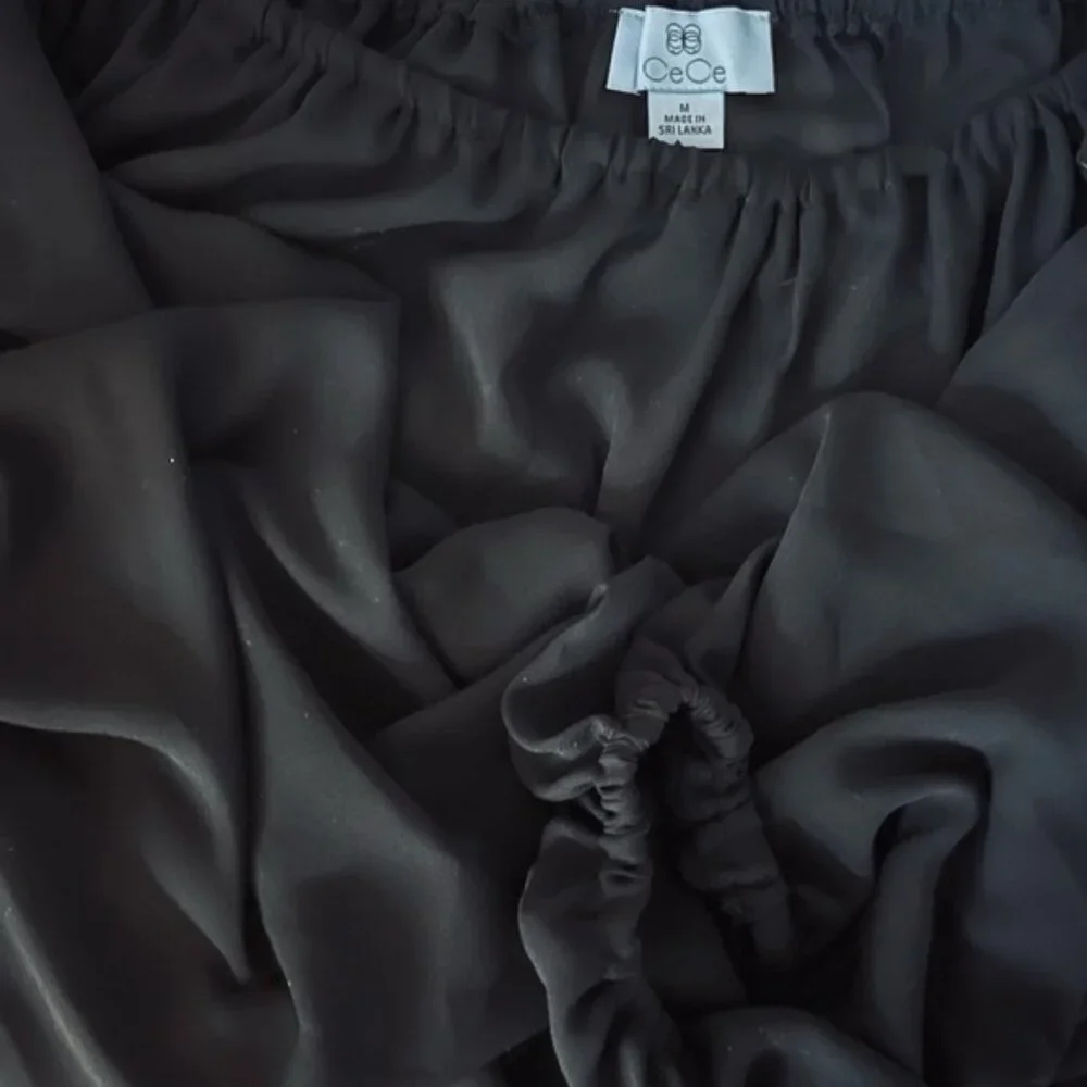 Blouse/top black chiffon /poly with tiered  3/4 arms M. Perfect condition. - Picture 4 of 5